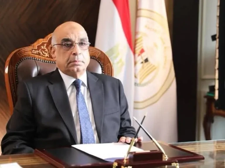 الشهر العقاري يفوز بجائزة الوحدة المتميزة في تقديم الخدمات الحكومية