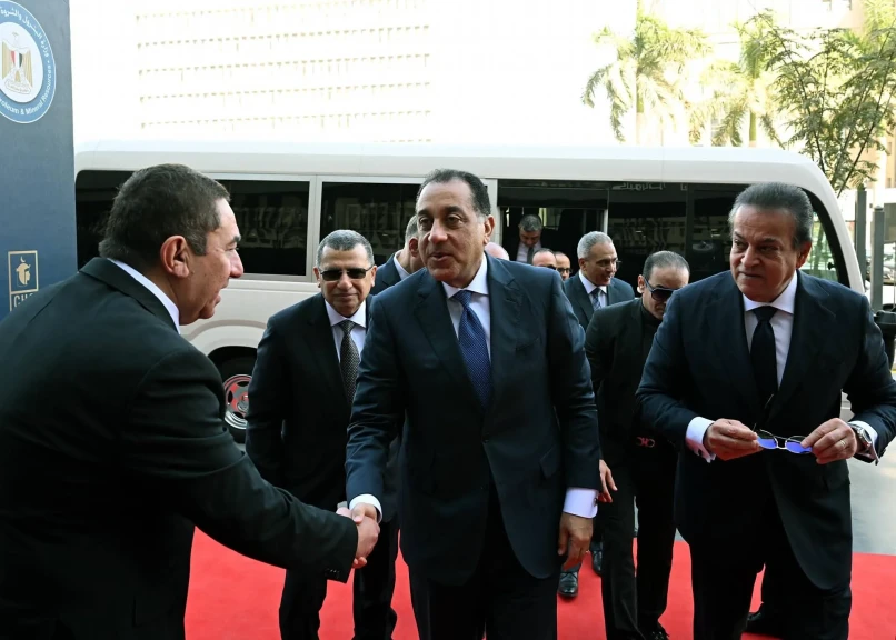 رئيس الوزراء يشهد افتتاح مستشفى كليوباترا التجمع (سكاي)