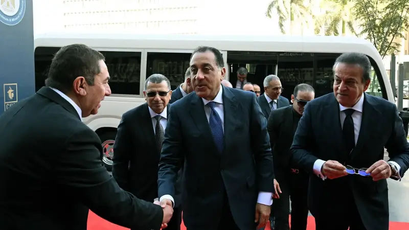 رئيس الوزراء يشهد افتتاح مستشفى كليوباترا التجمع (سكاي)