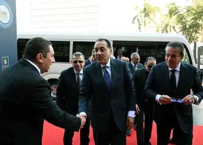 رئيس الوزراء يشهد افتتاح مستشفى كليوباترا التجمع (سكاي)