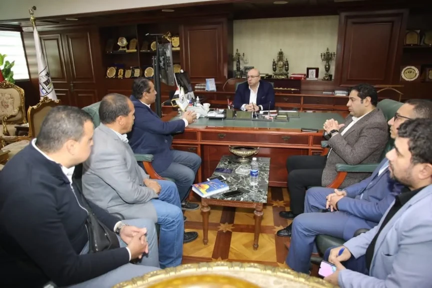 محافظ بني سويف يستعرض نسب إنجاز مشروعات الصرف الصحي بـ 5 مراكز