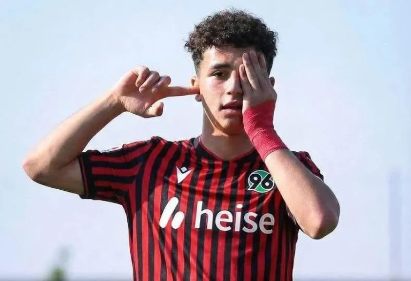 بلال عطية يستعد للمشاركة في تدريبات هانوفر ويؤكد جاهزيته الكاملة