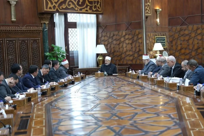 شيخ الأزهر يستقبل ضيوف المنتدى الدولي الأول لمركز الإمام الأشعري