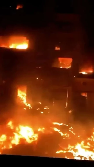 حريق ضخم يضرب منشية الزرايب بمنشاة ناصر .. ومحاولات مكثفة للسيطرة عليه