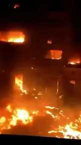 حريق ضخم يضرب منشية الزرايب بمنشاة ناصر .. ومحاولات مكثفة للسيطرة عليه