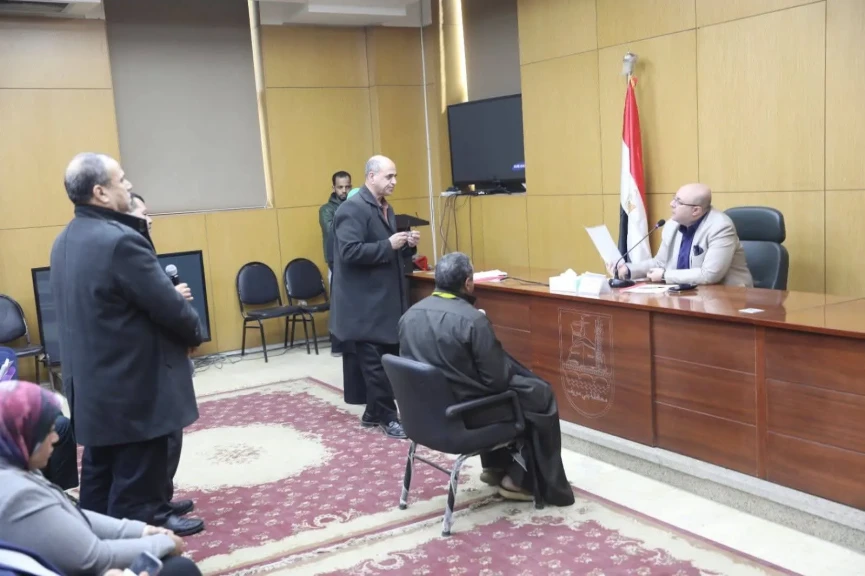 محافظ بني سويف يواصل سلسلة لقاءاته بالمواطنين  كتب محمد السيد رمضان