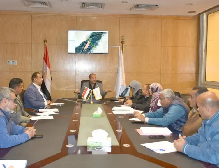 سكرتير عام محافظة الأقصر يعقد اجتماعاً لمتابعة أعمال الحصر العمراني