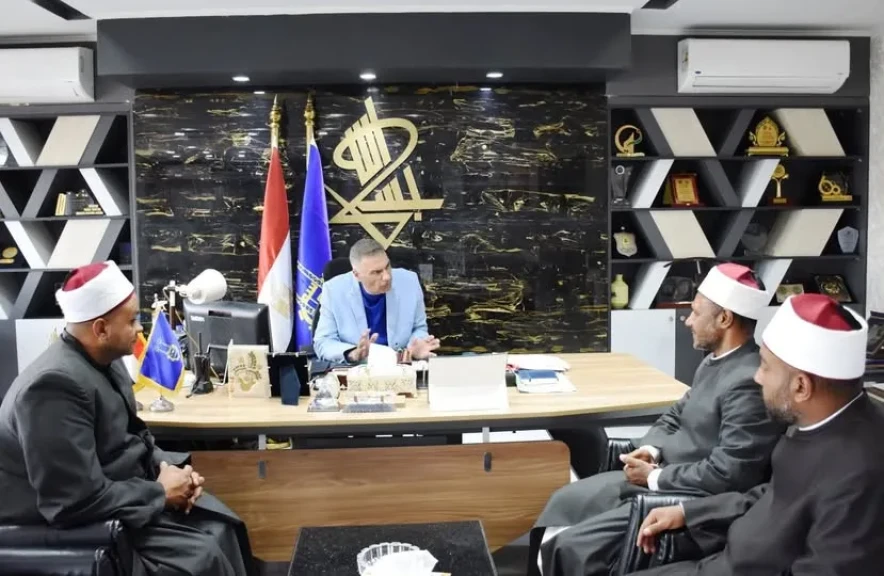 محافظ أسوان يلتقي وفد منطقة وعظ أسوان