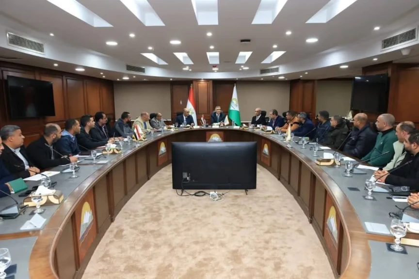 محافظ الجيزة يعقد لقاءً موسعًا مع جهاز التفتيش والمتابعة لتنظيم منظومة العمل