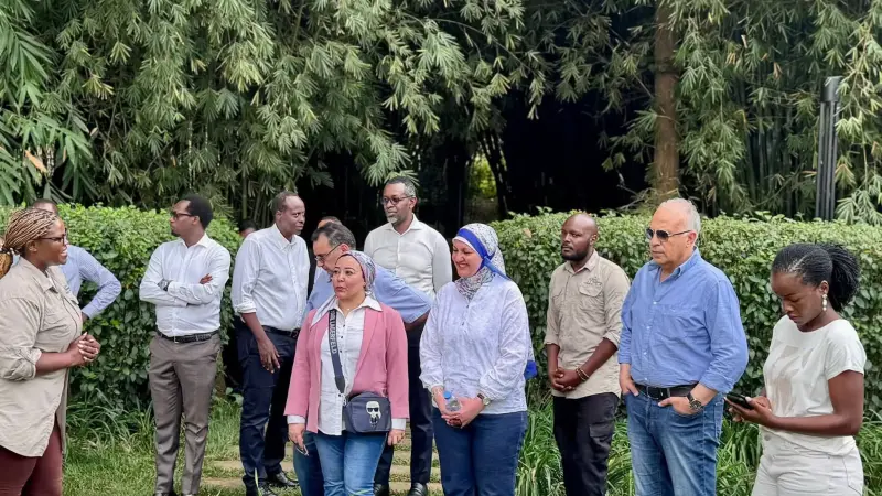 وزير الري، و وزيرة البيئة الرواندية، يتفقدان محمية نيانديونغو بالعاصمة الرواندية كيجاليي