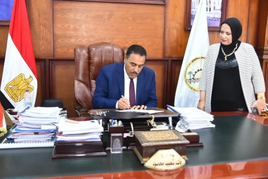 محافظ مطروح يعتمد نتيجة الفصل الدراسي الأول للشهادة الإعدادية بنسبة نجاح 84,1%