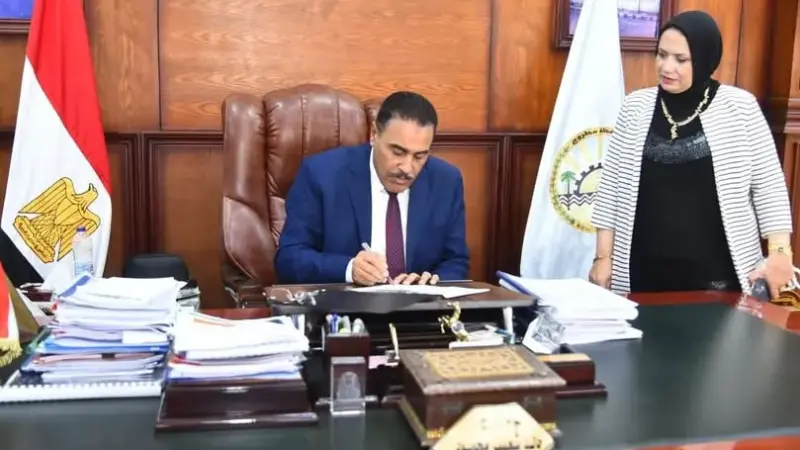 محافظ مطروح يعتمد نتيجة الفصل الدراسي الأول للشهادة الإعدادية بنسبة نجاح 84,1%