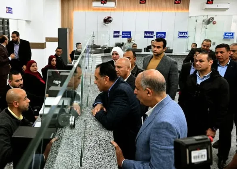 رئيس الوزراء يفتتح المركز التكنولوجي لخدمة المواطنين بمدينة المنيا