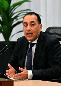 الحكومة عبر 8 سنوات فى مواجهة التحديات .. إعادة تكليف مدبولى رسالة تؤكد الحرص على إرساء دعائم التنمية والبناء بالجمهورية الجديدة