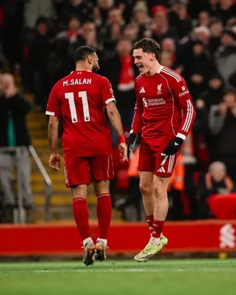 ليفربول يسحق نيوكاسل برباعية بالدوري الانجليزي الممتاز