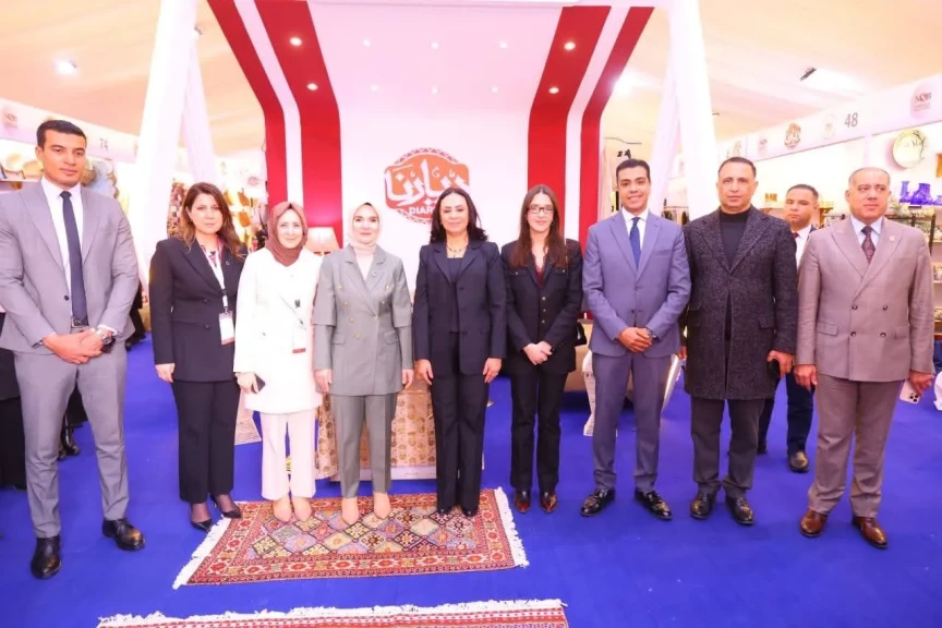 وزيرة التضامن الاجتماعي ووزيرة الأسرة والخدمات الاجتماعية التركية تتفقدان معرض ”ديارنا للحرف اليدوية والتراثية”