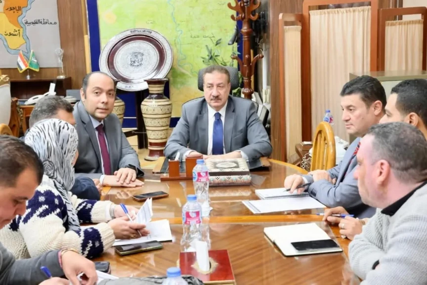 محافظ المنوفية يعقد اجتماعا تنسيقيا لمتابعة الموقف التنفيذي للأعمال  المتبقية بقطاعات الطرق  والصرف