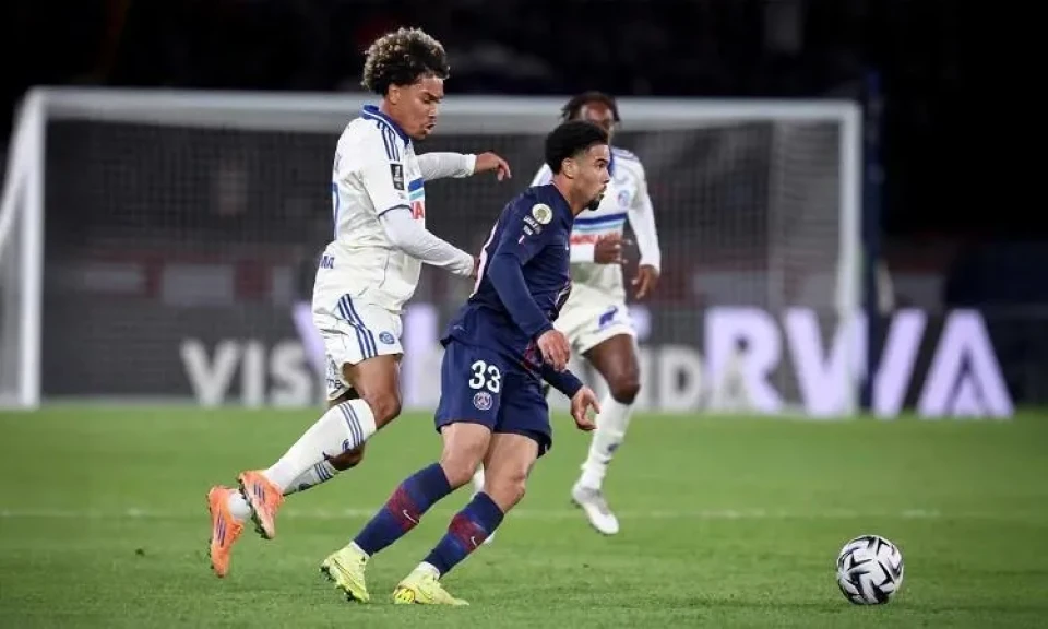 باريس سان جيرمان يفوز على ستراسبورج ويحافظ على صدارة الدوري الفرنسي