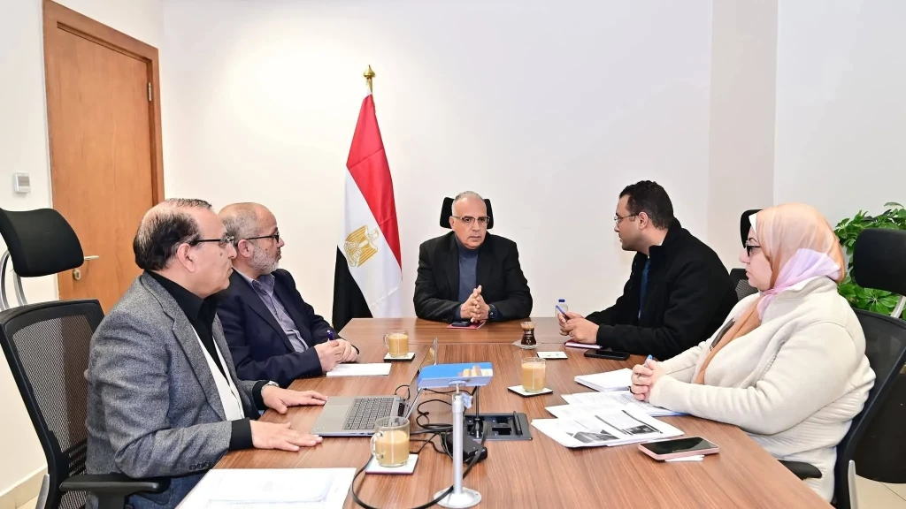 وزير الري يتابع أعمال حماية الشواطيء المصرية للتعامل مع التأثيرات السلبية لتغير المناخ