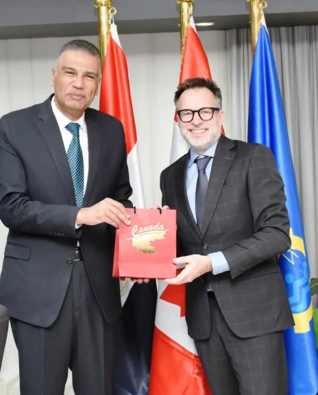 محافظ أسوان يستقبل سفير كندا ووفد منظمة الفاو الدولية