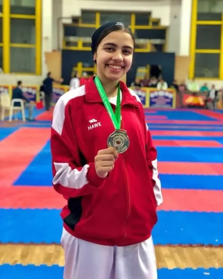 أروي الغريب تحصل علي الميدالية الذهبية في بطولة الجمهورية للجامعات في الكوميتيه الفردي