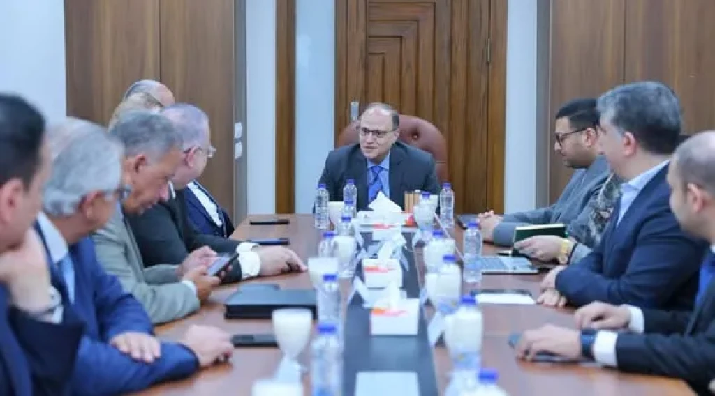 رئيس هيئة الدواء المصرية فى اجتماع مع غرفة صناعة الدواء لمناقشة قرار تجديد الاشتراطات الفنية للمصانع