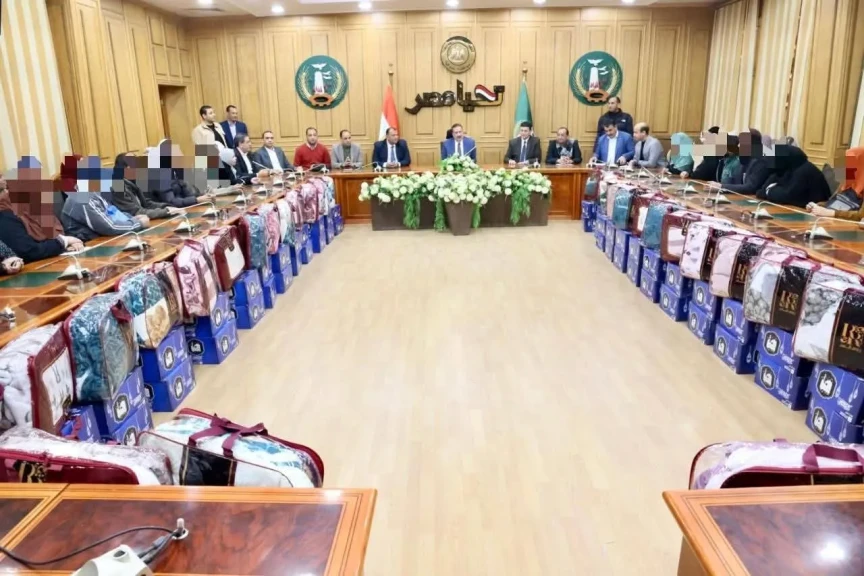 محافظ المنوفية يسلم مساعدات مالية وعينية لـــ 80 حالة إنسانية من الأسر الأولى بالرعاية