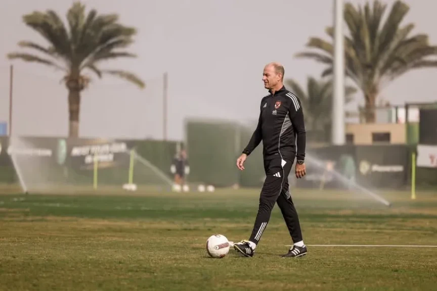 «توروب» يُعلن قائمة الأهلي استعدادًا لمواجهة شبيبة القبائل