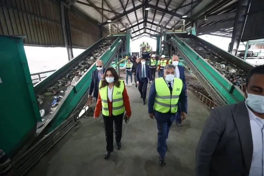 د. منال عوض ومحافظ الدقهلية يتفقدون مصنع معالجة وتدوير المخلفات بسندوب