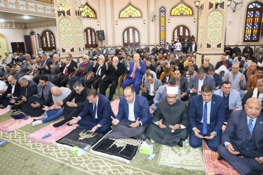 محافظ المنوفية يفتتح مسجد ” الشهيد طيار عاطف السادات ” بقرية كفر هلال ببركة السبع