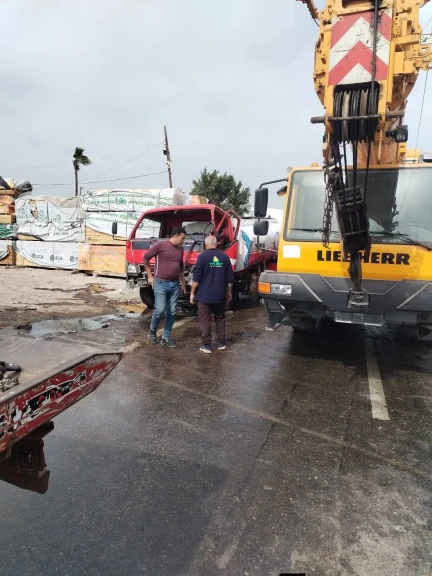 محافظ الدقهلية يؤكد سرعة الاستجابة لحالات الطوارئ ورفع سيارتين نقل من طريق جمصه وإعادة الحركة المرورية