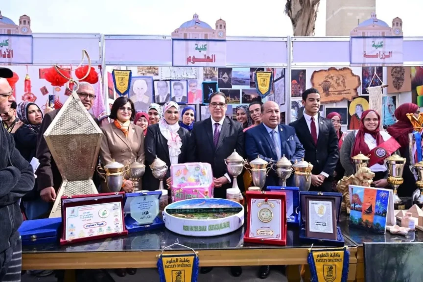 جامعة القاهرة تحتفي باستقبال طلابها مع بدء الفصل الدراسي الثاني