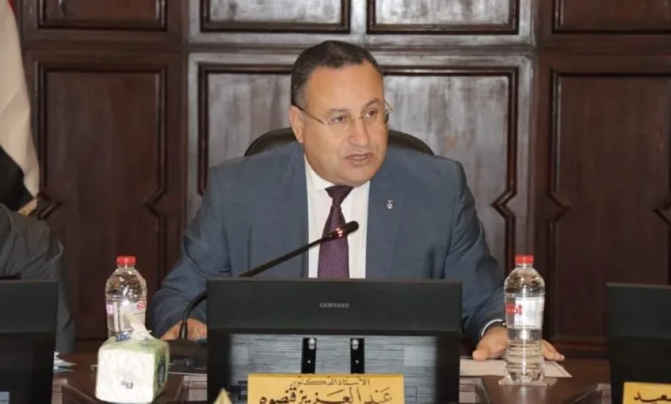 السيرة الذاتية الكاملة للدكتور عبد العزيز قنصوة وزير التعليم العالي