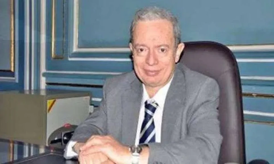 السيرة الذاتية للدكتور حسين عيسي نائب رئيس الوزراء للشؤون الاقتصادية