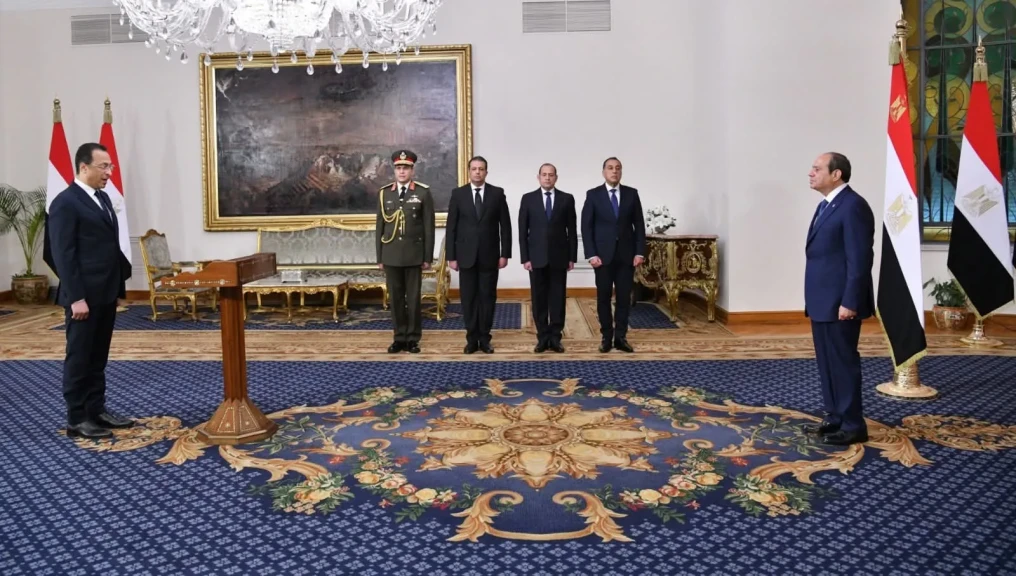 وزير الاتصالات يؤكد استكمال التوسع في الخدمات الرقمية لبناء مجتمع رقمى متكامل  والذكاء الاصطناعي على رأس الأولويات