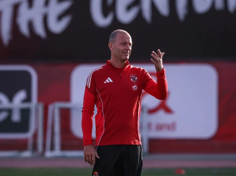 توروب يُعلن تشكيل الأهلي أمام الإسماعيلي بدوري نايل