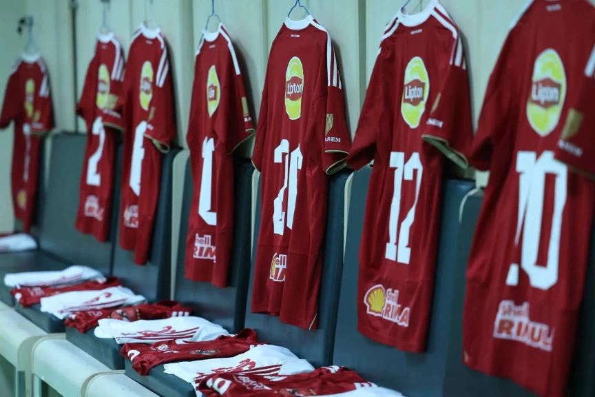 الأهلي يصل ستاد برج العرب استعداداً لمباراة الاسماعيلي بدوري نايل