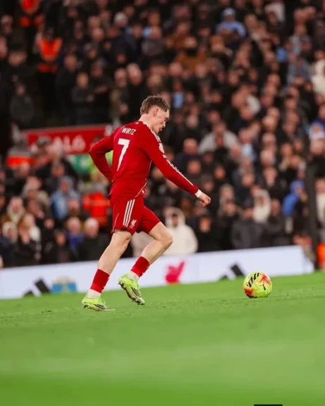 أرنى سلوت يعلن تشكيل ليفربول أمام سندرلاند بالدوري الانجليزي الممتاز