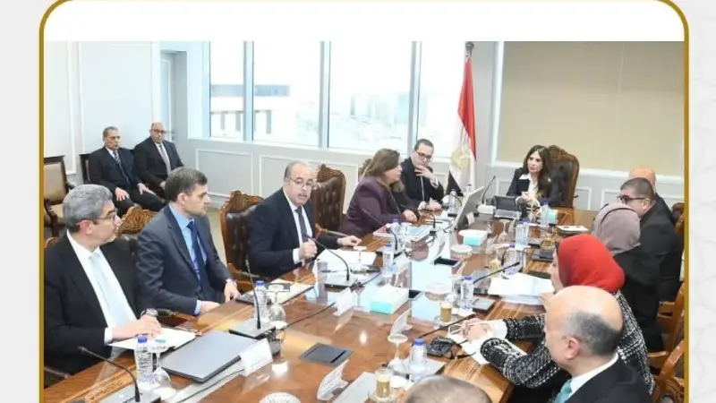 وزيرة الإسكان تُتابع موقف وحدات سكن كل المصريين والتسجيل للحصول على الوحدات