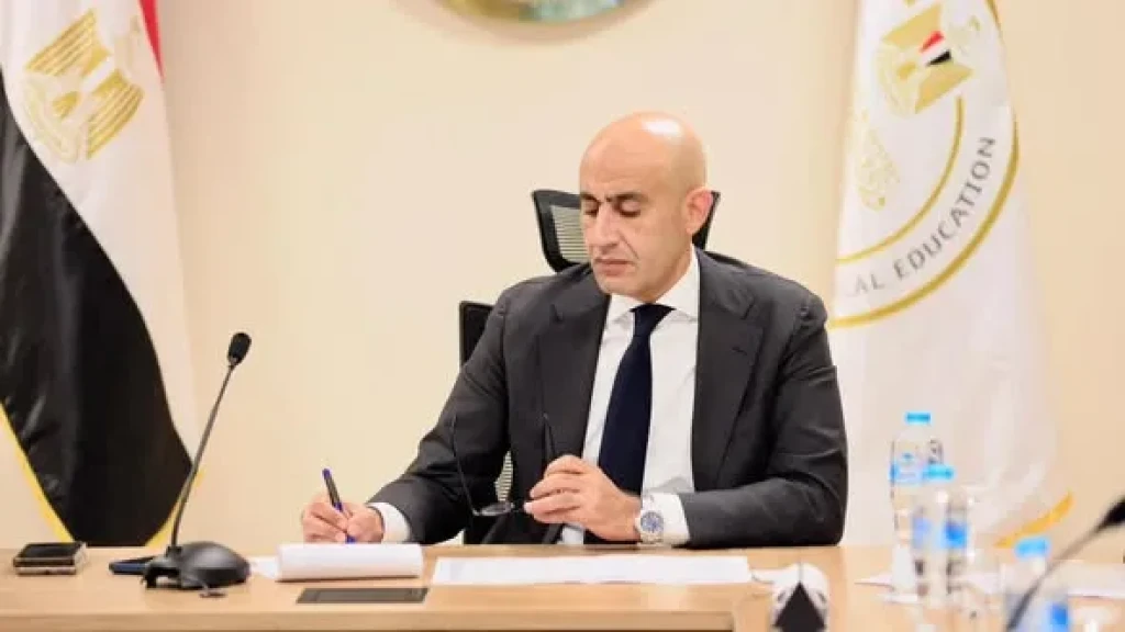 وزير التربية والتعليم يعقد اجتماعًا مع مديرى المديريات التعليمية عبر تقنية الفيديو كونفرانس لمناقشة الخطة التنفيذية للقضاء على الفترة المسائية بمدارس المرحلة الابتدائية