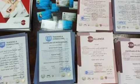 ضبط المدير المسئول عن كيان تعليمي دون ترخيص لقيامه بالنصب على المواطنين