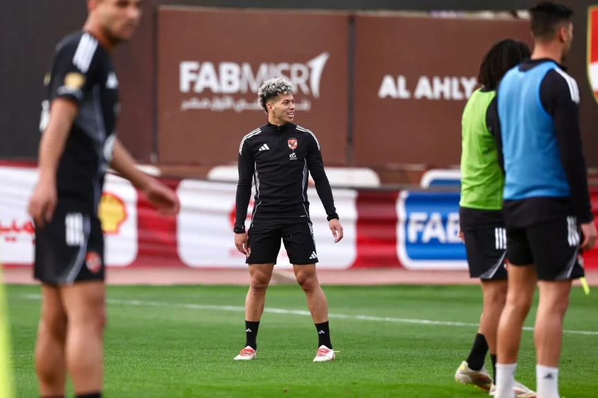 إمام عاشور يشارك في التدريبات الجماعية للنادي الأهلي