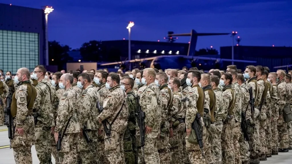 عاجل | رويترز نقلا عن مسؤولين أمريكيين: الجيش يستعد لاحتمال تنفيذ عمليات تستمر أسابيع ضد  إيران إذا لزم الأمر