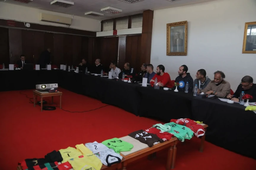 الأهلي يرتدي زيه التقليدي أمام الجيش الملكي غدًا