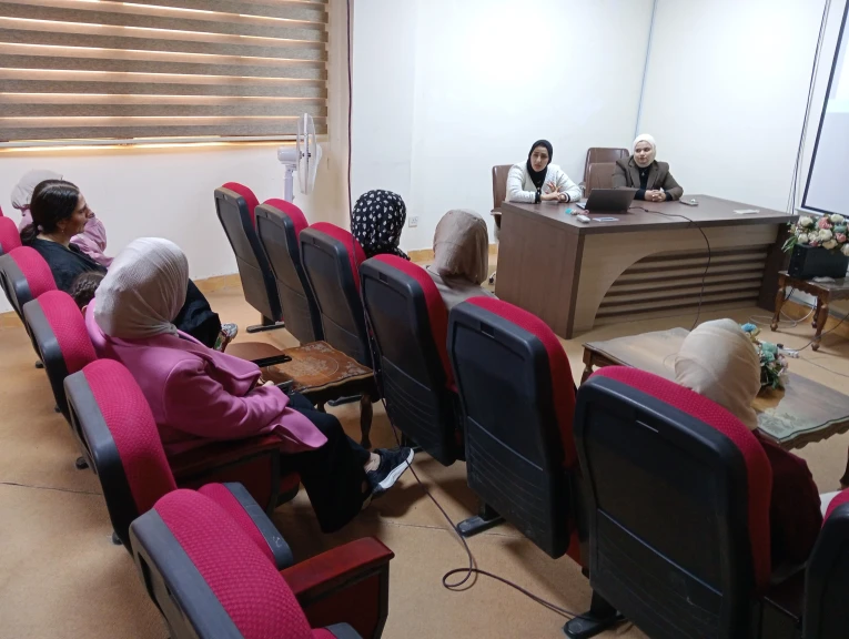 محاضرة علمية في كلية طب المستنصرية ببغداد عن التهاب القرنية بالأكانثاميبا