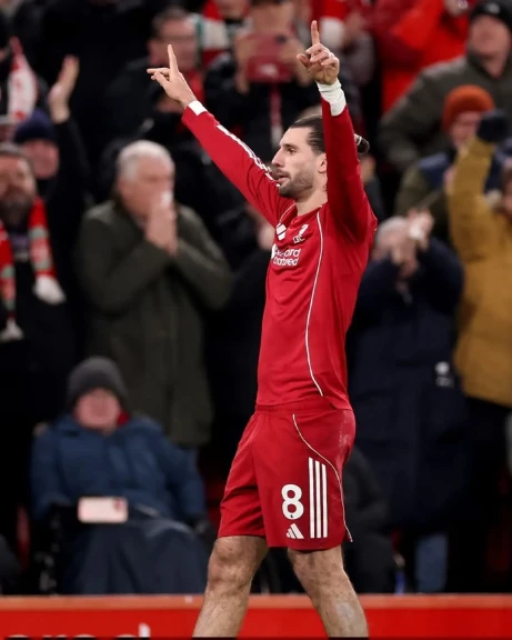 أرنى سلوت يعلن تشكيل ليفربول أمام بريتون بكأس الاتحاد الانجليزي