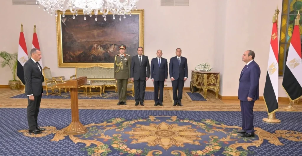 المهندس عمرو لاشين يؤدى اليمين الدستورية محافظاً لأسوان