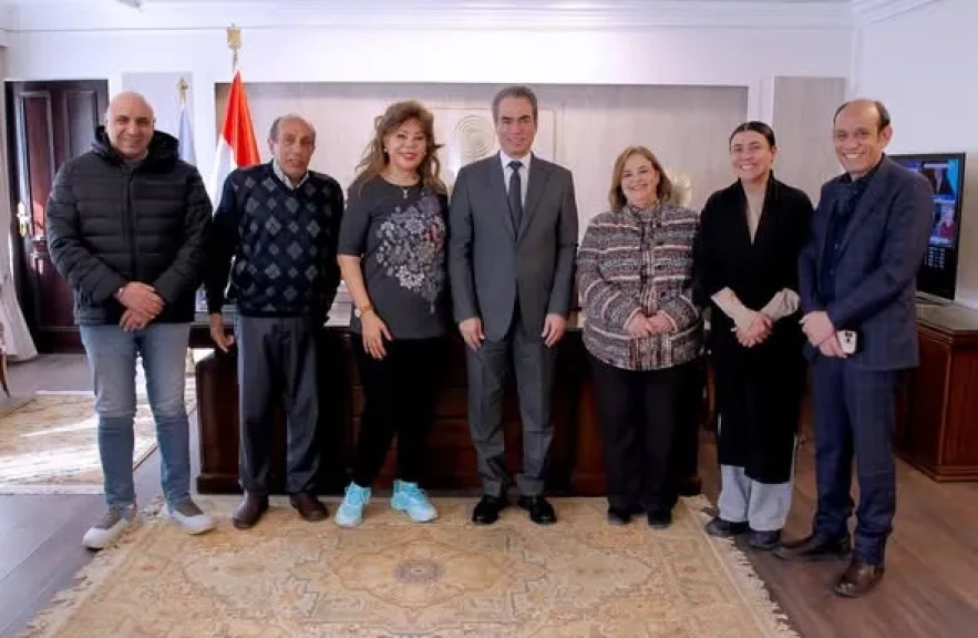 صفاء أبو السعود وأحمد صيام ونشوي مصطفي .. مسلسل (أوضتين وصالة) علي أثير الإذاعة المصرية