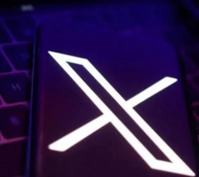 عطل مفاجئ يضرب منصة (X) وآلاف المستخدمين يبلغون عن مشكلات وصول