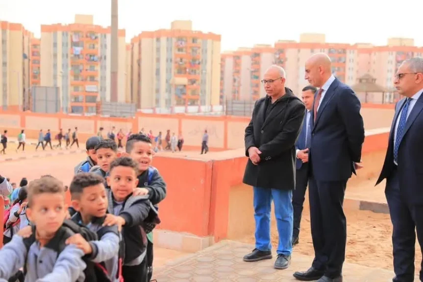 وزير التربية والتعليم يجري جولة تفقدية مفاجئة بمدارس “تحيا مصر” بحي الأسمرات بالمقطم